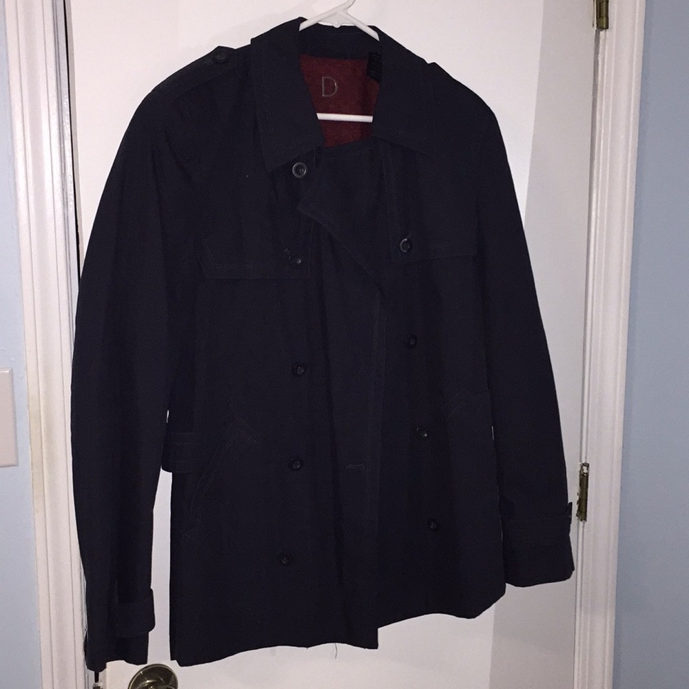 COPY - Men’s Lightweight Trench (short). Size M.